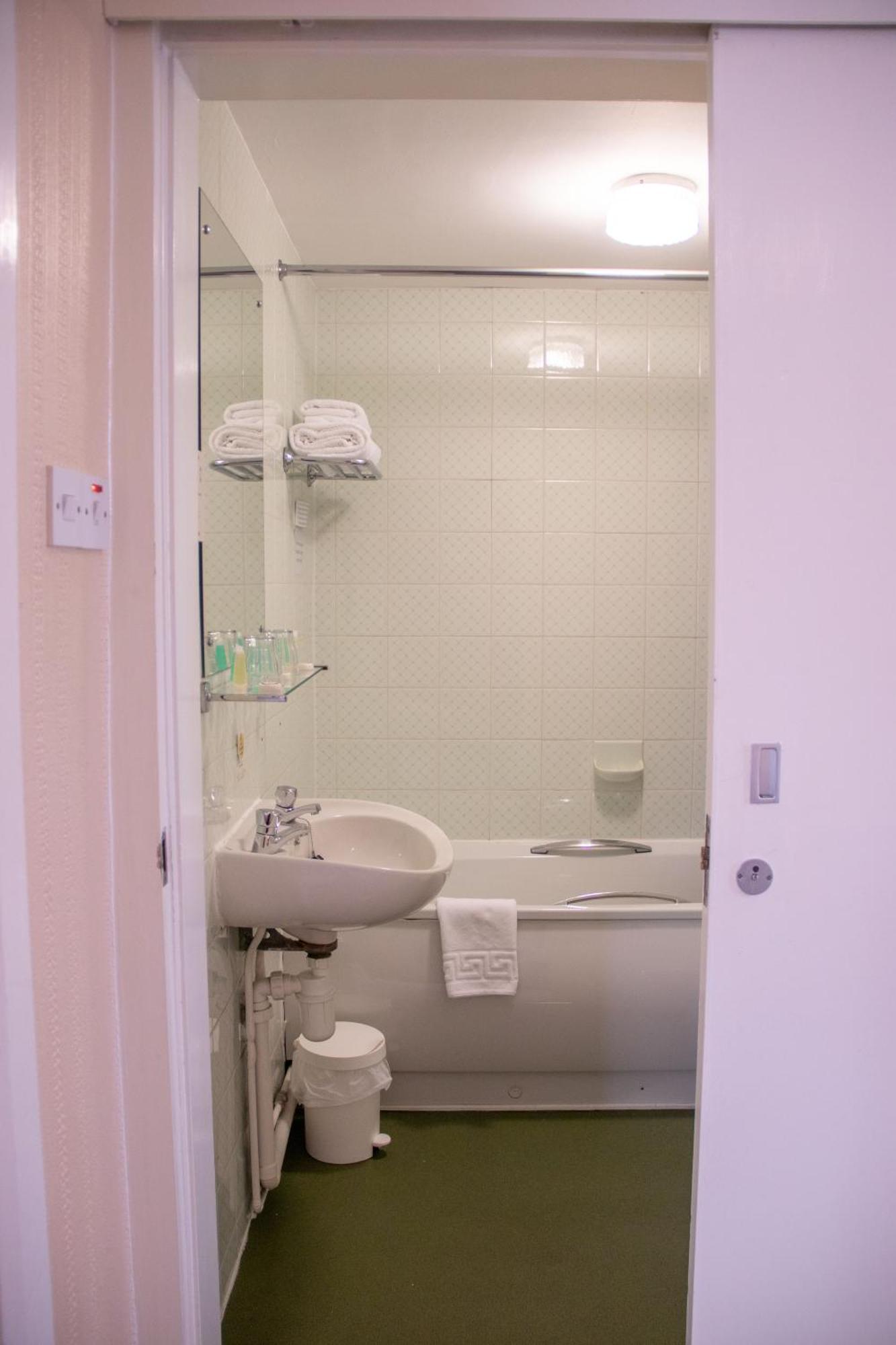 Alma Lodge Hotel Stockport Ngoại thất bức ảnh